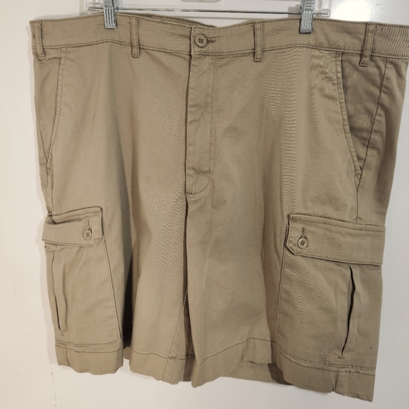 Men's Tan Cargo Shorts, Size 46 Reg - Picture 1 of 6
